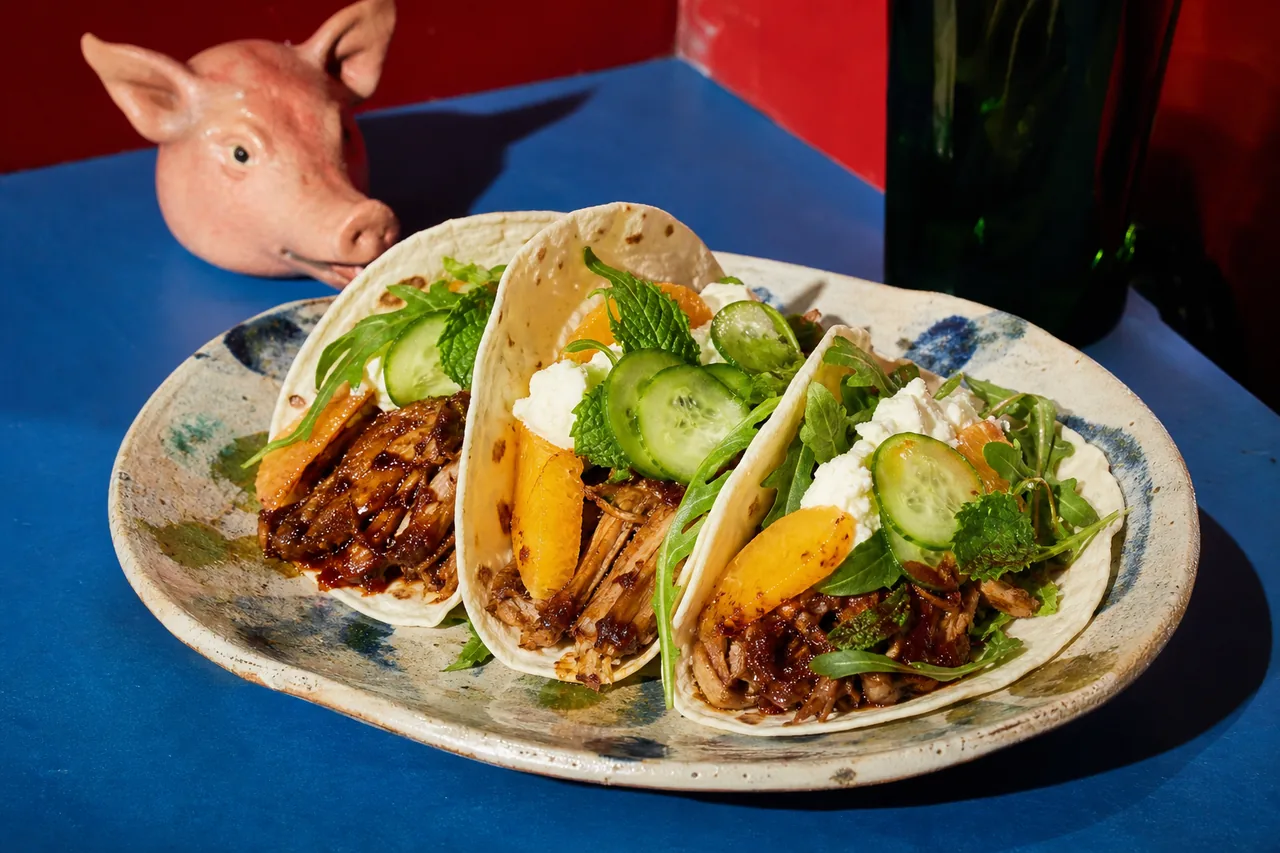 Tacos soft shell au pulled pork fumé, clémentine corse, brocciu citronné et herbes du maquis