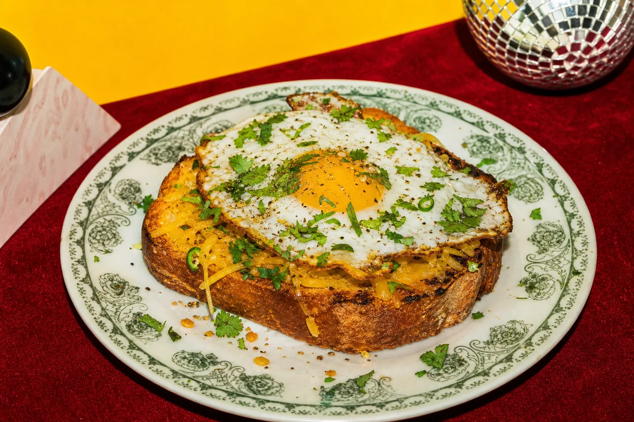 Eggs Kejriwal (œufs au piment et fromage de Bombay)