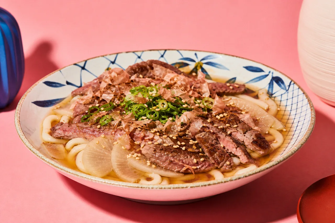 Gyū Dashi Udon au bœuf et katsuobushi