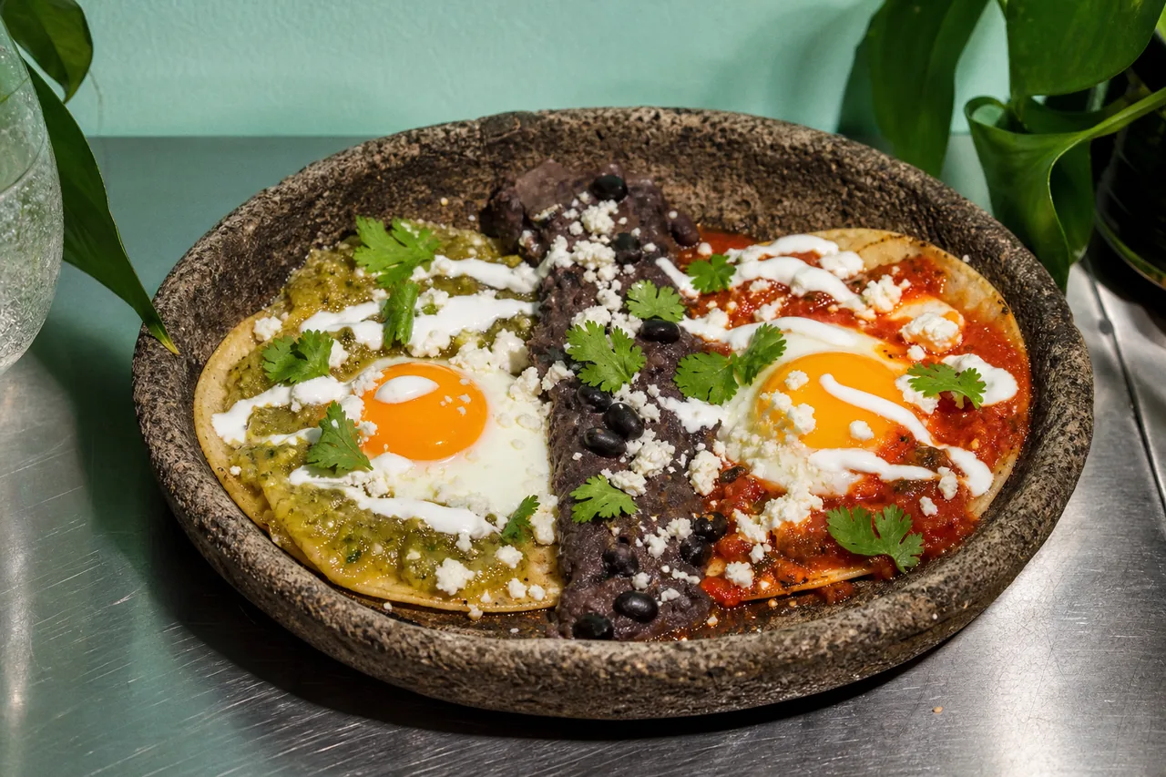 Huevos divorciados (œufs « divorcés » mexicains)