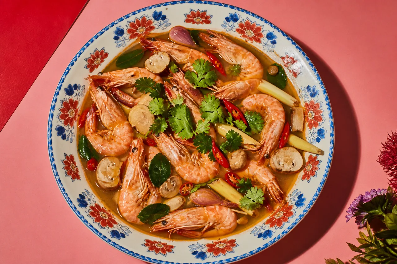 Tom Yum Goong (Soupe thaïlandaise aux gambas tigrées, citronnelle et galanga)