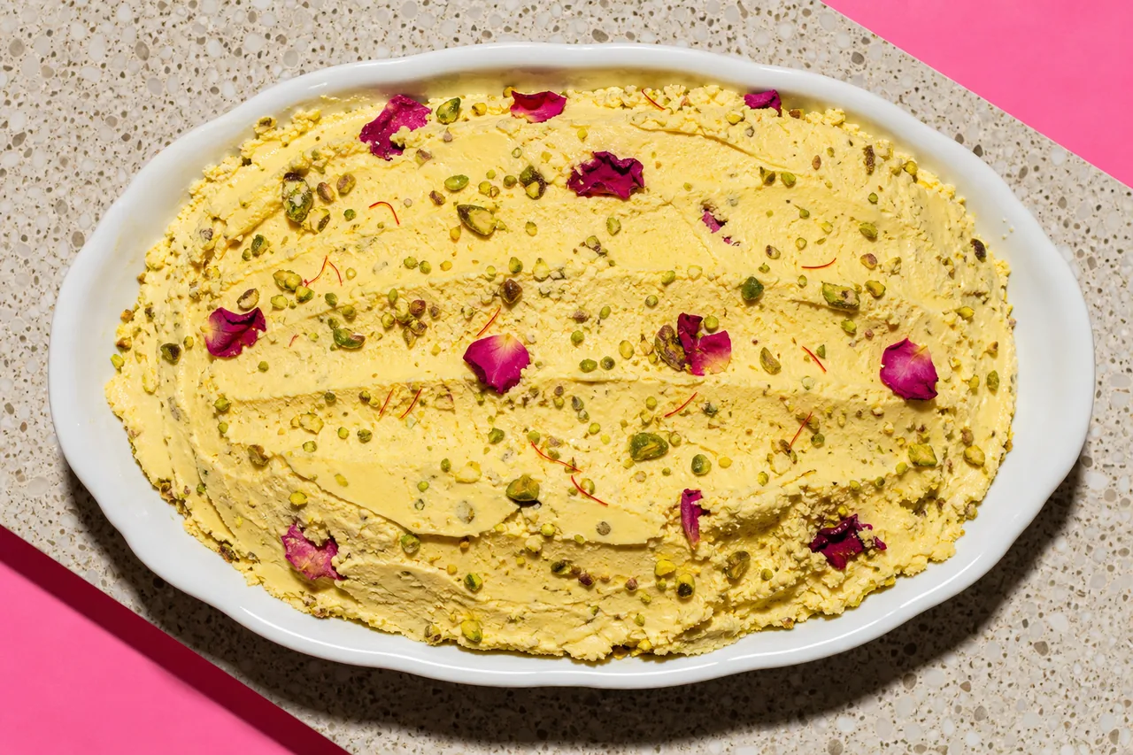 Bastani sonnati — glace persane traditionnelle au safran et à la rose