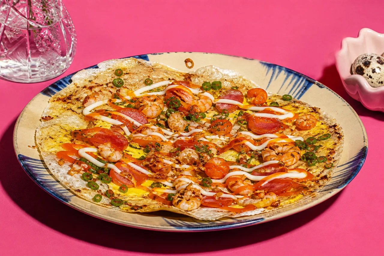 Bánh tráng nướng traditionnel, pizza vietnamienne sur papier de riz