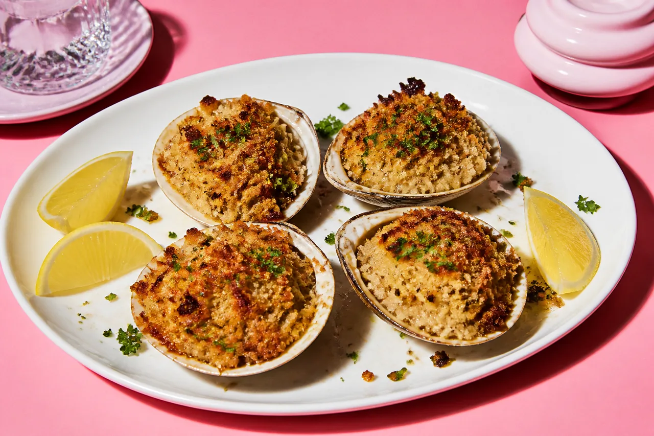 Praires farcies, beurre à l'ail et au persil, gratinées