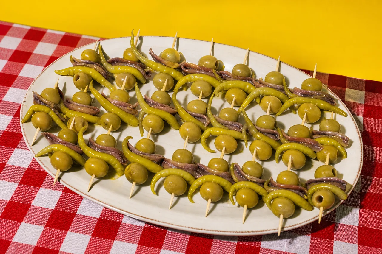 Gilda pintxo basque