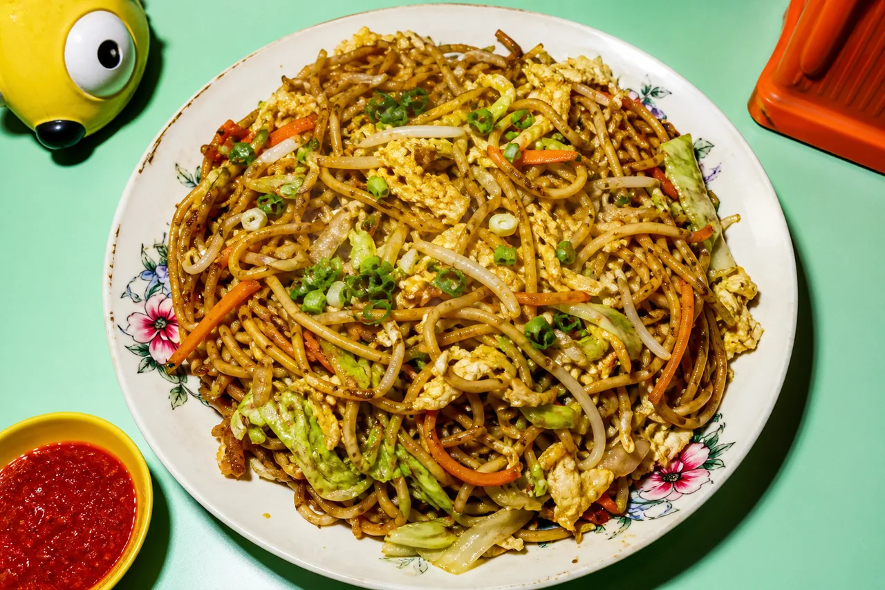 Economy noodles (nouilles sautées à la singapourienne)