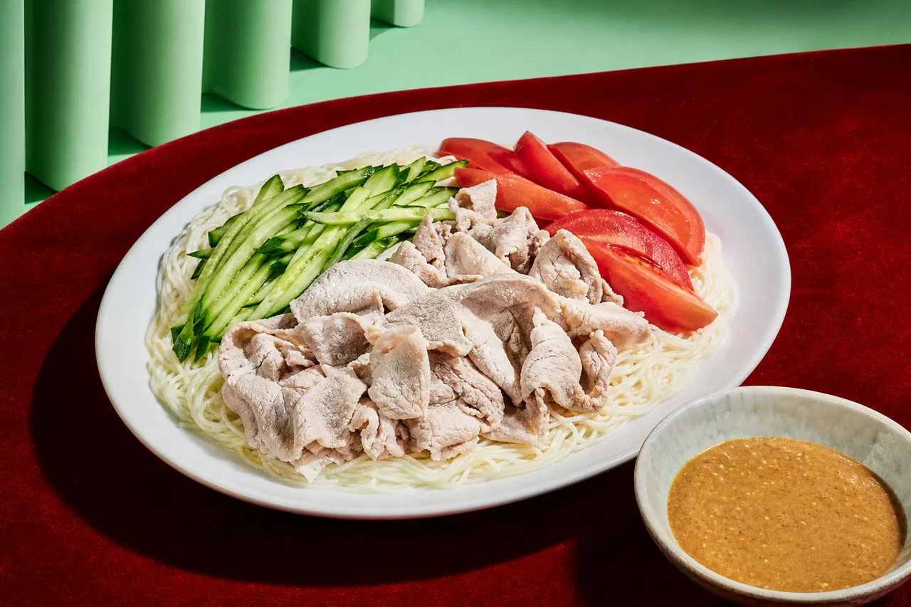 Porc Shabu Shabu et Nouilles Somen Froides avec Sauce Sésame Miso