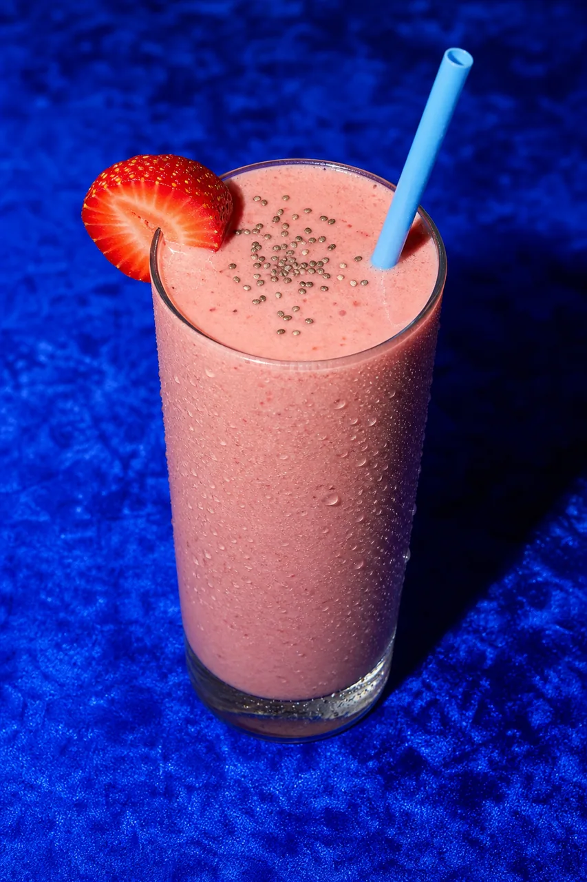 Milkshake rose fraise-banane (et son secret vert)