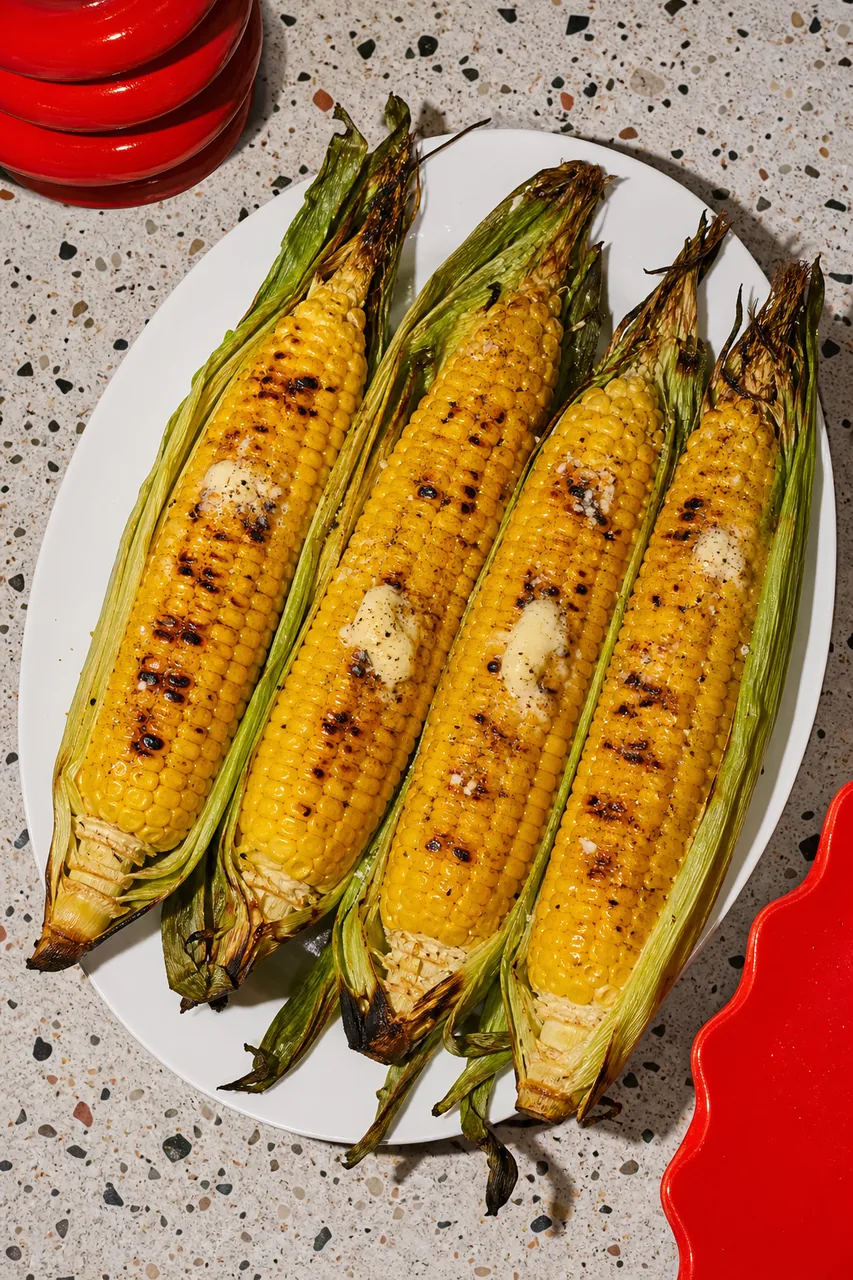 Épis de maïs grillés au beurre