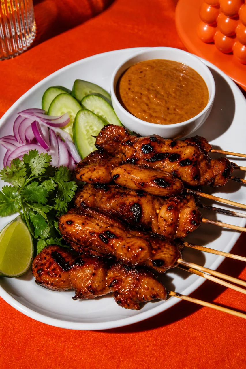 Satay de poulet sauce cacahuète