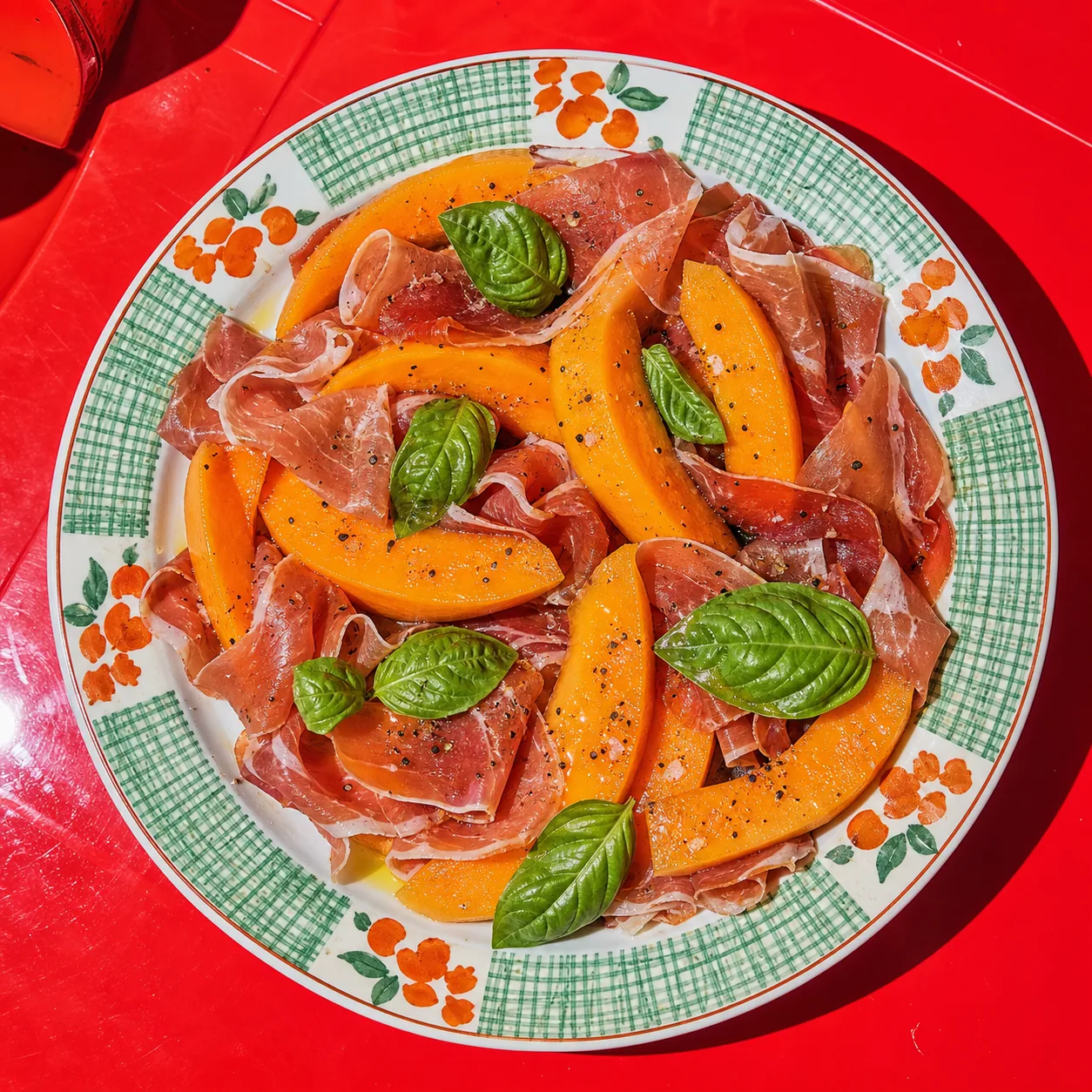 Salade melon-jambon-basilic
